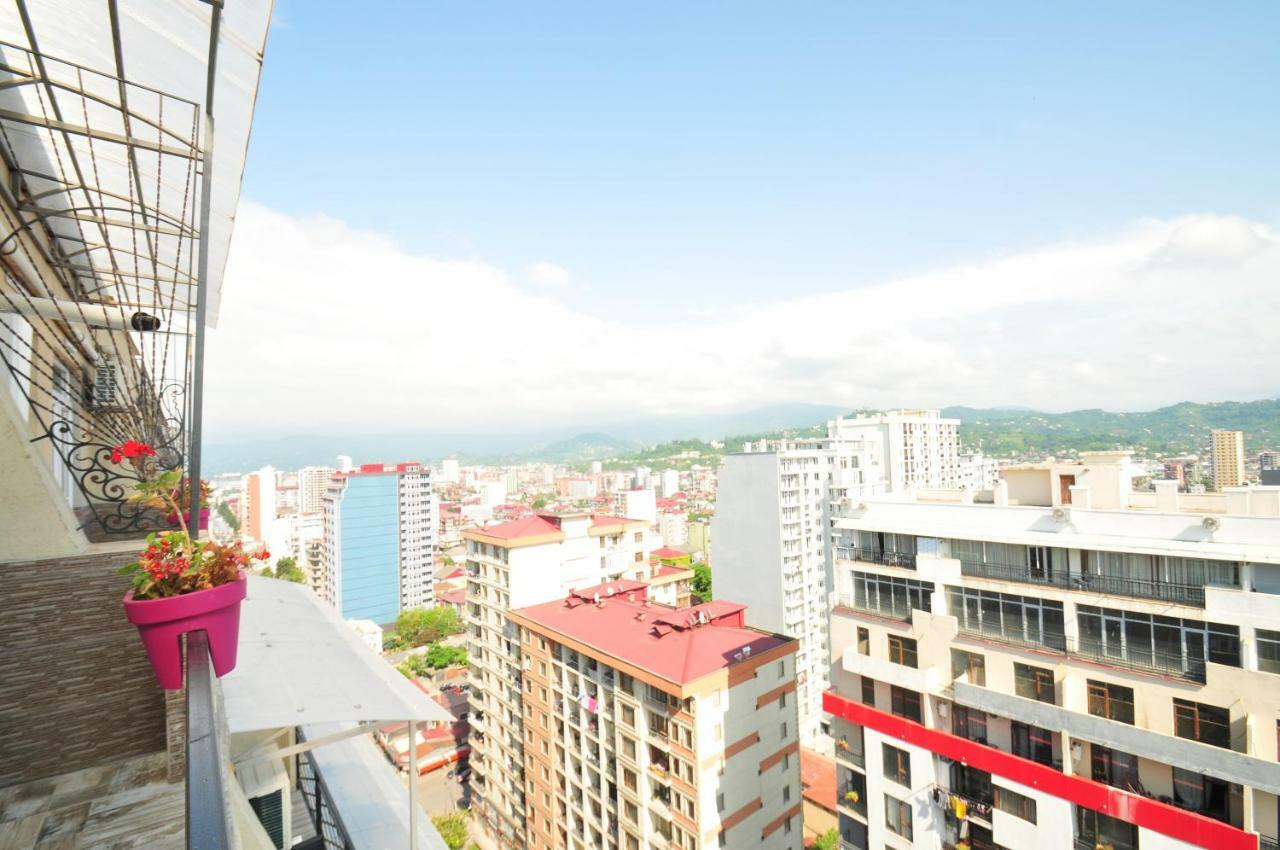 Apartments With A View Of The Trinity Holy Batoumi Extérieur photo
