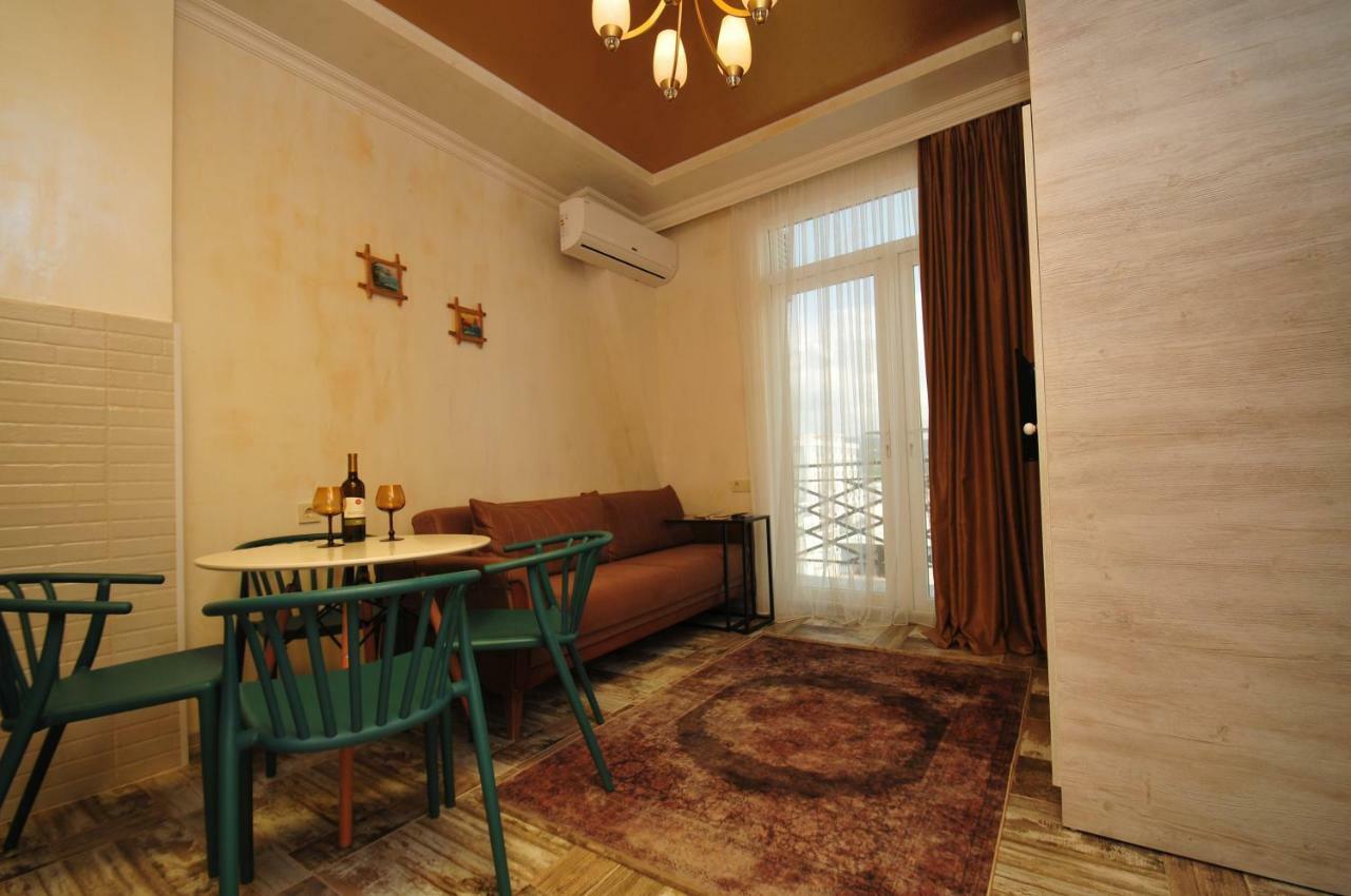 Apartments With A View Of The Trinity Holy Batoumi Extérieur photo