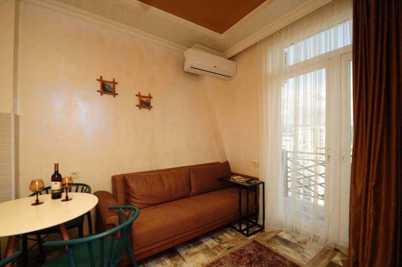 Apartments With A View Of The Trinity Holy Batoumi Extérieur photo