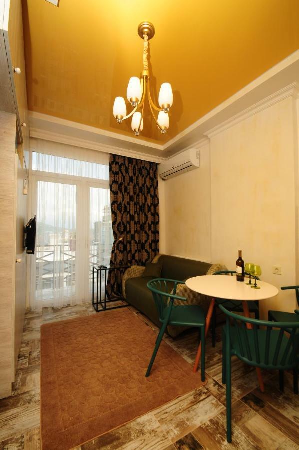 Apartments With A View Of The Trinity Holy Batoumi Extérieur photo