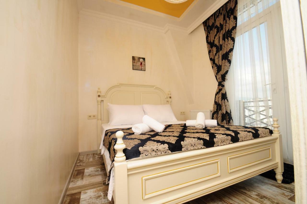 Apartments With A View Of The Trinity Holy Batoumi Extérieur photo