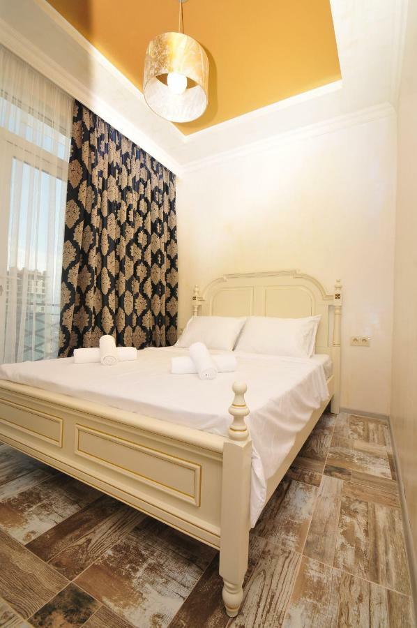 Apartments With A View Of The Trinity Holy Batoumi Extérieur photo